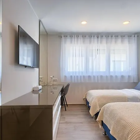 Villa In With Swimming Pool Pula