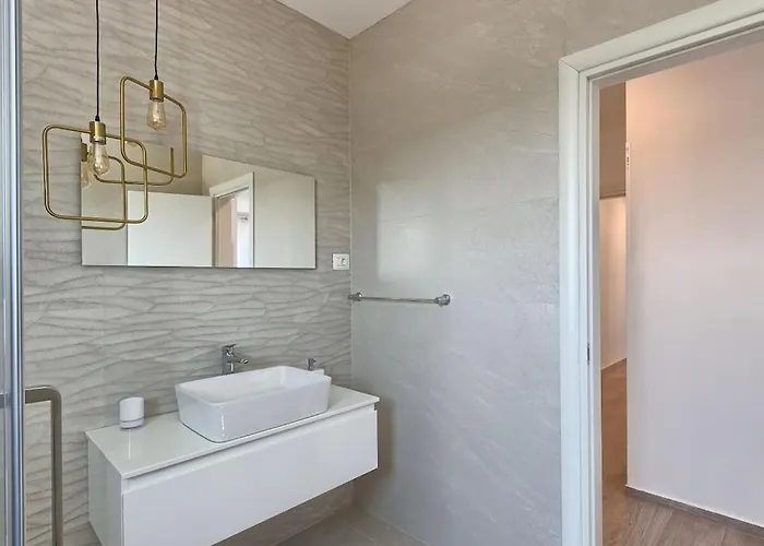 Villa In Pula With Swimming Pool Pula